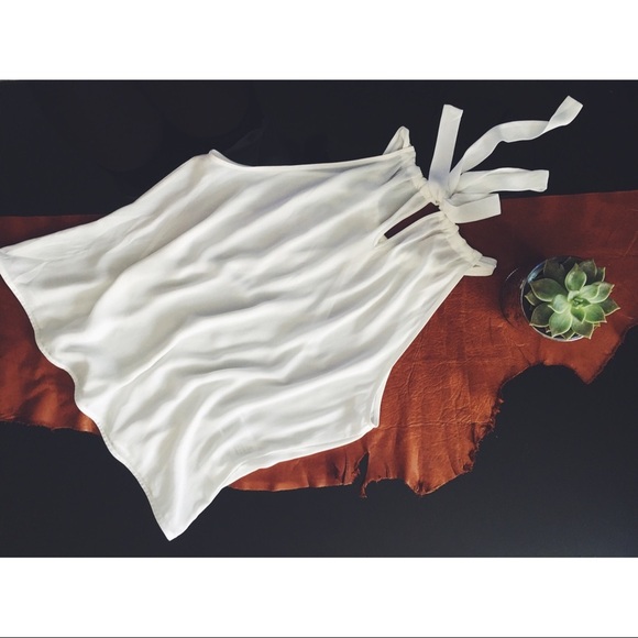 BRAND NEW BCBG FORMAL WHITE BOW TOP BLOUSE SUMMER - Picture 4 of 4